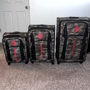 The Timberland Sadler Pass Spinner Luggage Set